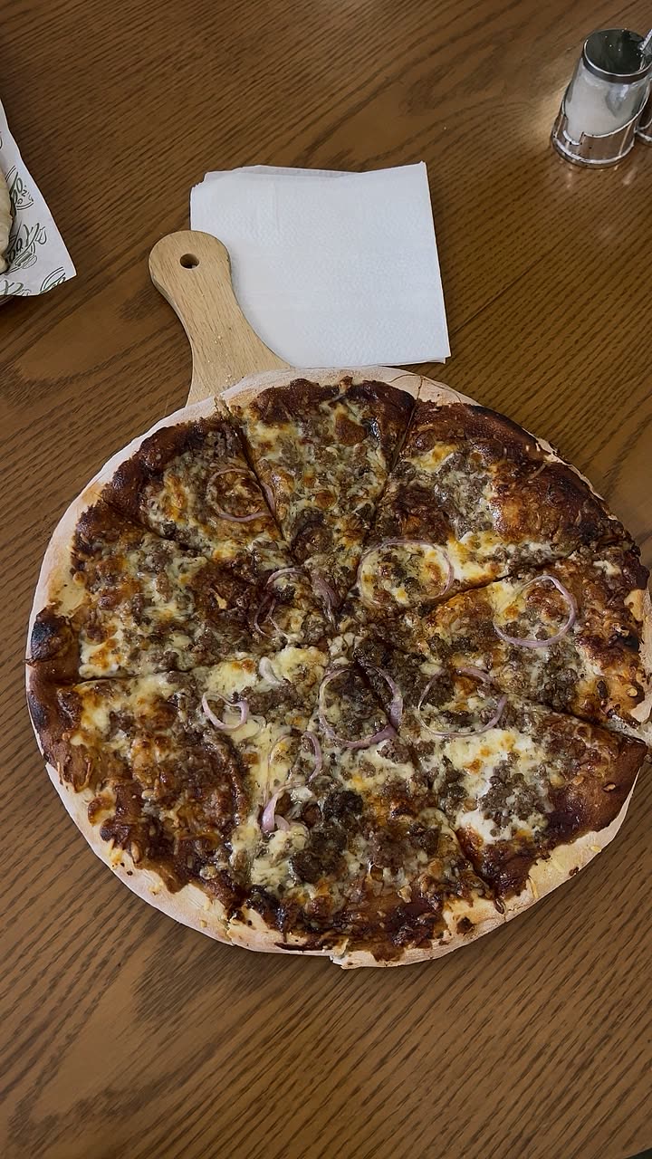 Pizza King Food, viande hachée et fromage fondu, à ACI 2000, Bamako